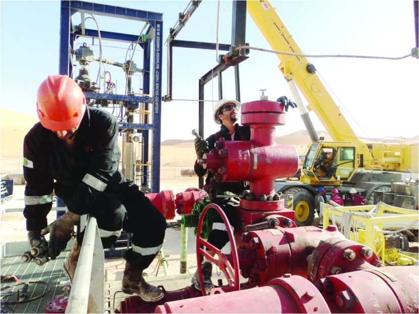 الجزائر تكبح الإنتاج امتثالا لاتفاق «أوبك» وتراجع عقود الغاز