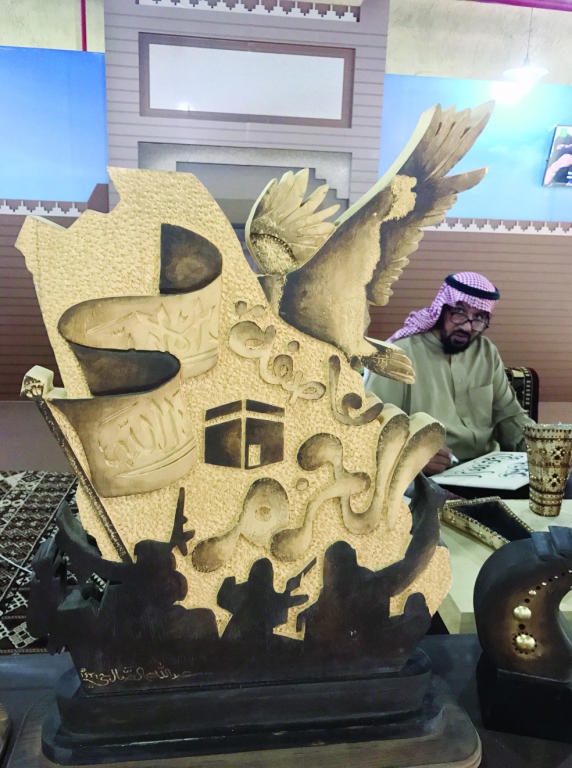 الحرفيون السعوديون يبهرون الزوار في مهرجان الموروث الشعبي بالكويت