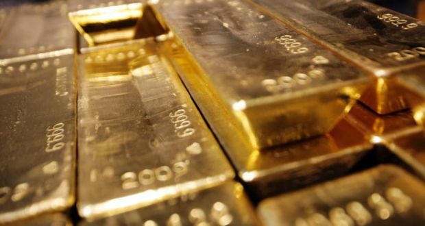الذهب يستقر قرب أعلى مستوى في 3 أشهر ونصف والأنظار على سياسة ترامب الاقتصادية