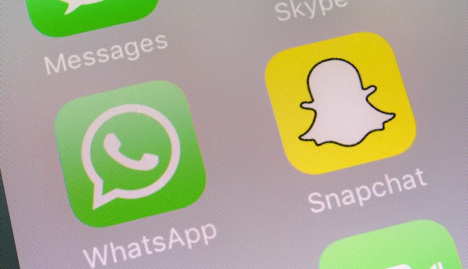 «واتساب» يقيد النمو العالمي لـ «إنستجرام» و«سناب شات» بعد ميزة Status