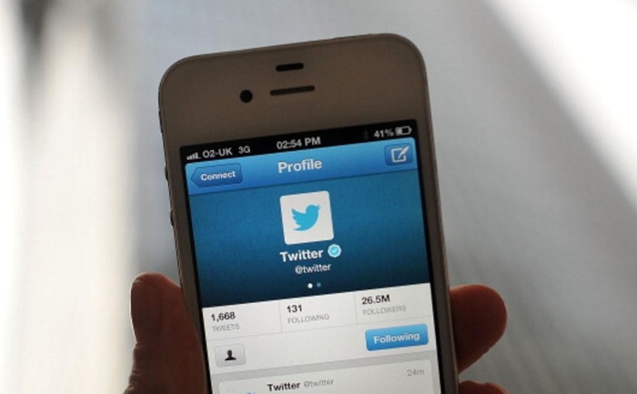 "تويتر" يفرض رسوما مالية على متصفحيه لزيادة العائدات