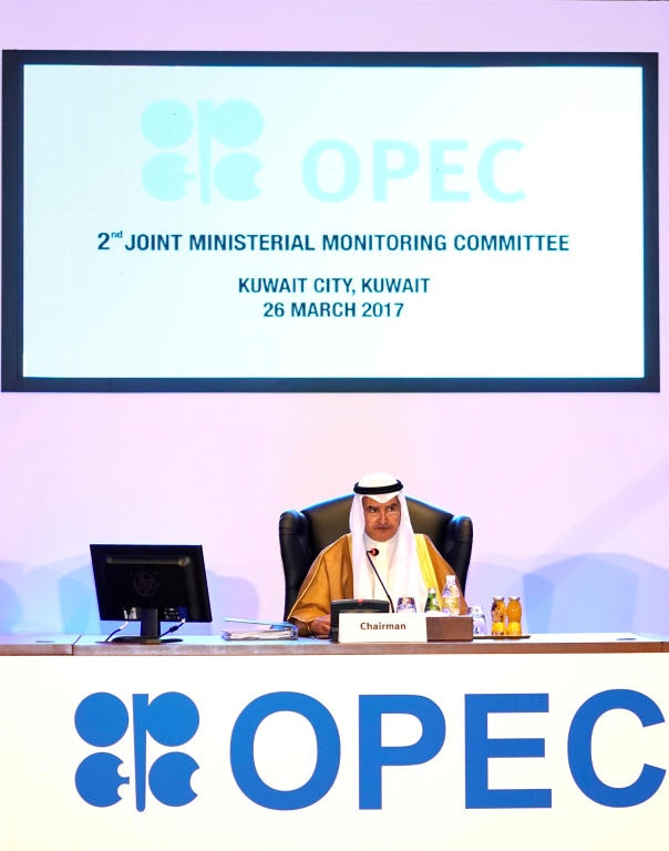 وزير النفط الكويتي: السبب في هبوط أسعار النفط هو تصريحات المسؤولين
