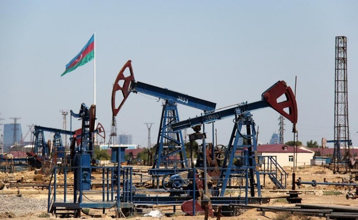 أذربيجان والسعودية تناقشان غدا تمديد خفض إنتاج النفط