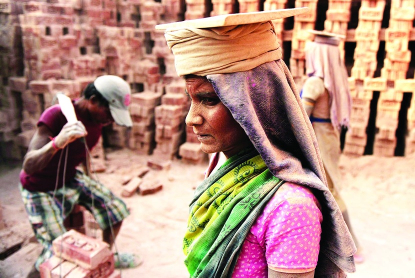  21.9 % من سكان الهند يعيشون تحت خط الفقر