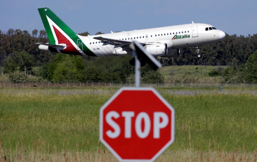 طيران "أليتاليا" الإيطالية المتعثرة تتلقى عروض شراء