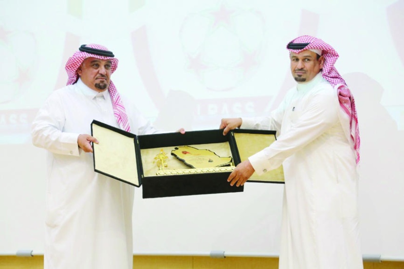 الخليفة: 3 ملايين للصعود  لـ «الأولى»
