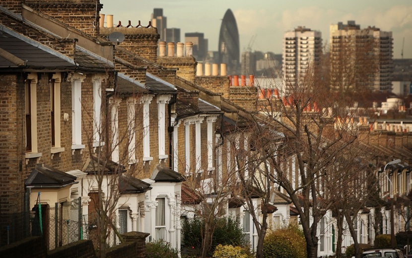 أسعار المساكن البريطانية تهبط لثالث شهر للمرة الأولى منذ 2009