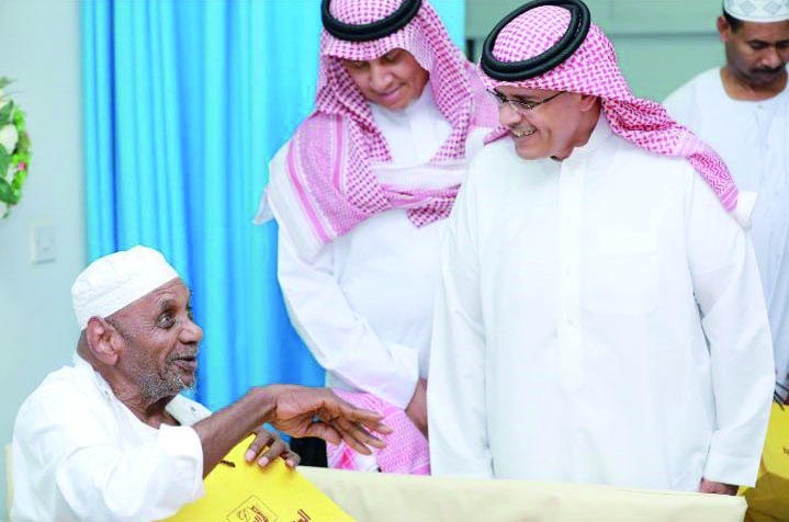 «الدخيل للعود» تنظم حفل إفطار لدار المسنين في الرياض
