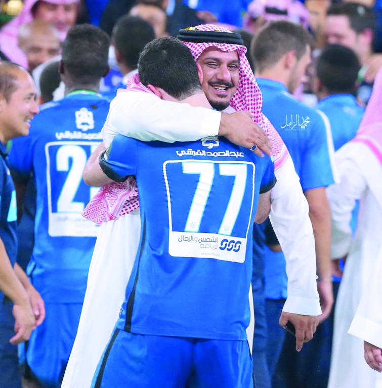 4 شركات تتسابق على صدر الهلال