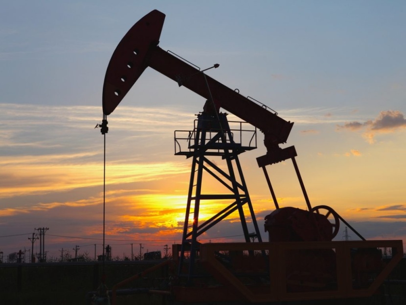تراجع أسعار النفط في التعاملات الأمريكية إلى أقل مستوى لها منذ 10 شهور