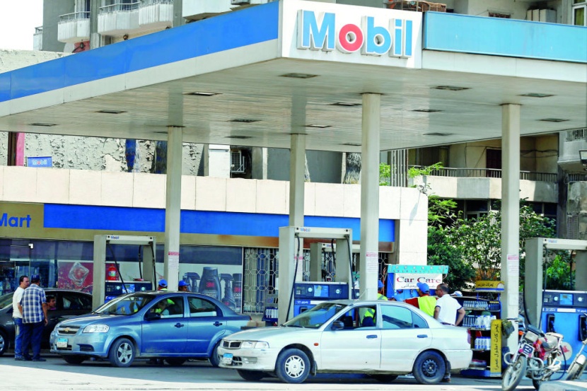 مصر تضاعف أسعار الوقود في إطار خطة هيكلة الدعم