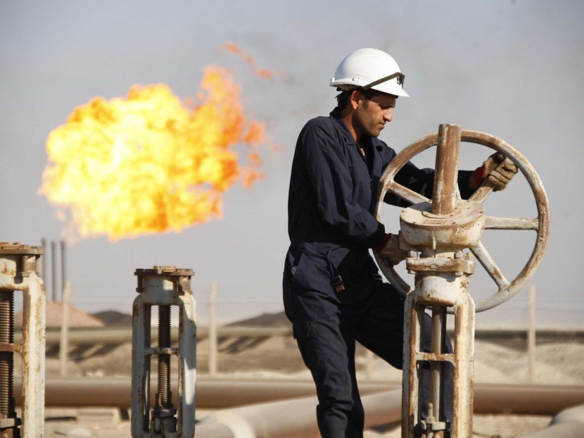 بعد تحرك سعودي .. أسعار النفط تقفز 3 %