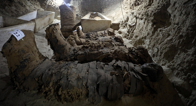 اكتشاف 3 مقابر أثرية في المنيا بمصر