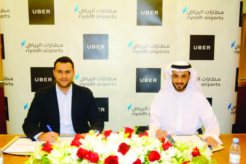 «مطارات الرياض» وشركة «أوبر» توقعان اتفاقية لنقل الركاب من وإلى مطار الملك خالد