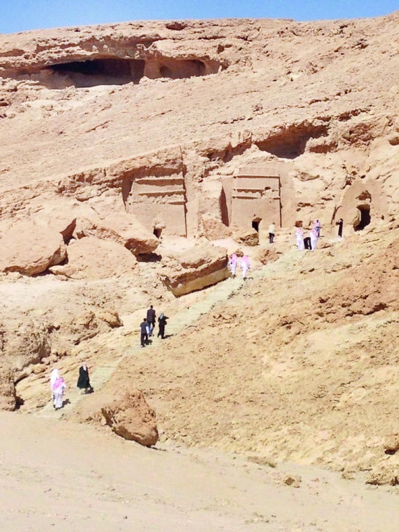 مغاير شعيب.. حضارة أثرية ومنحوتات صخرية قبل الميلاد