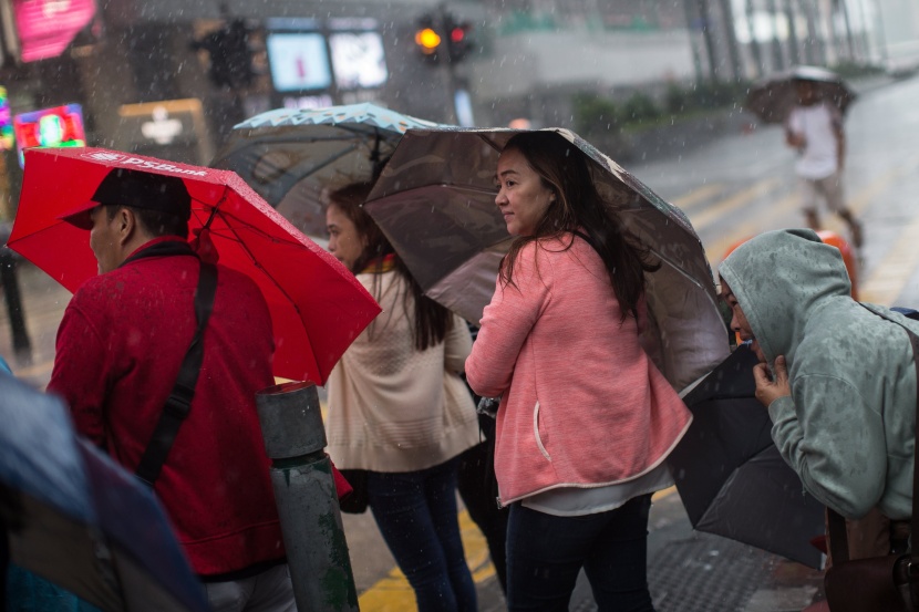 بعد إعصار "هاتو" المميت.. العاصفة المدارية "باخار" تضرب هونج كونج ومكاو