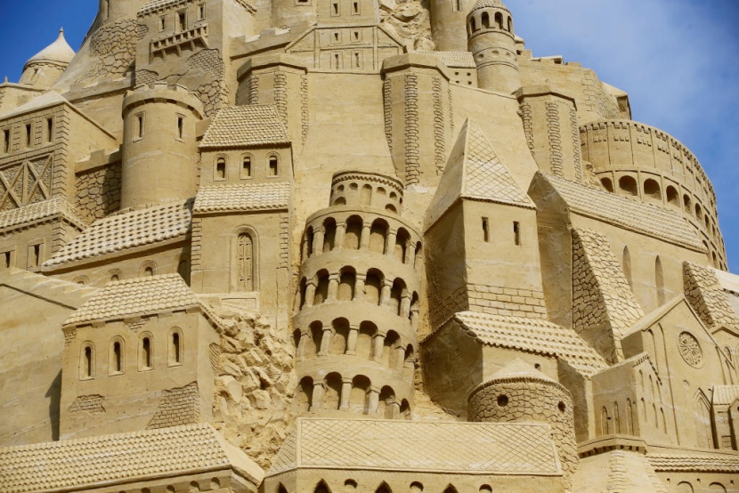أطول قلعة من الرمل في العالم بمدينة في ألمانيا