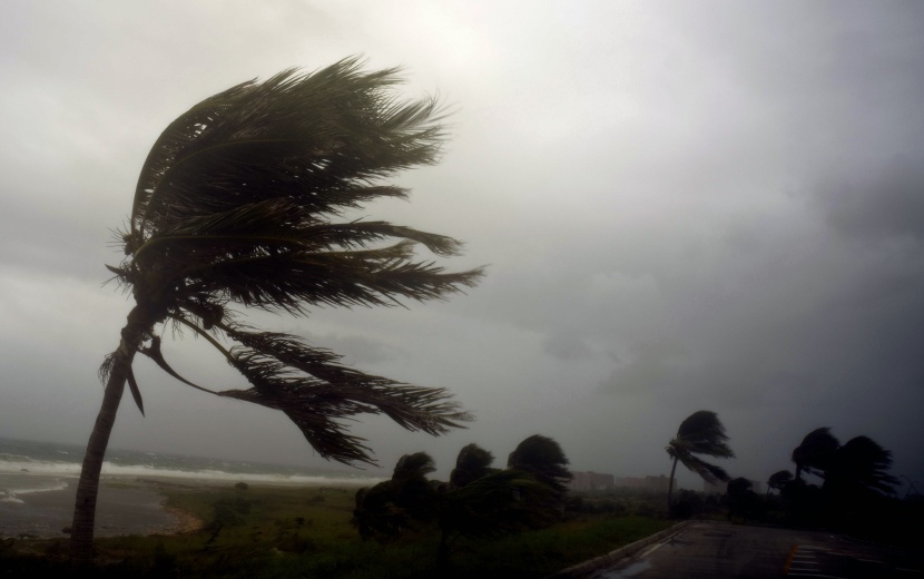اعصار ايرما يصل إلى جزيرة كي ويست في ولاية فلوريدا