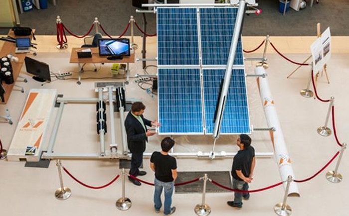 "أرامكو" تمنح ترخيصاً لشركة "نوماد" لتصنيع جهاز ينظف الألواح الشمسية بدون ماء