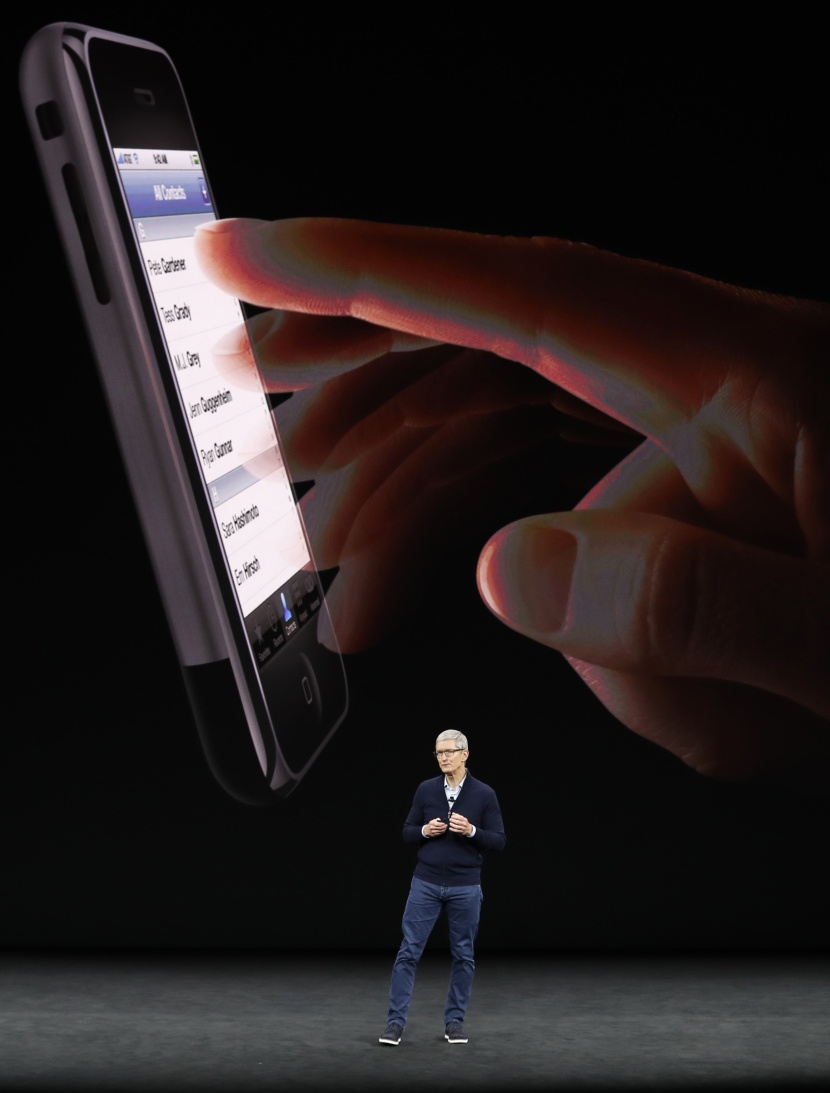 "آبل" تطرح النسخة الخاصة  iPhone X  بتصميم جديد وأسعار تبدأ من 1000 دولار 