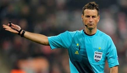 الحكم الإنجليزي كلاتنبورغ يقود مواجهة الاتحاد والهلال في الدوري السعودي