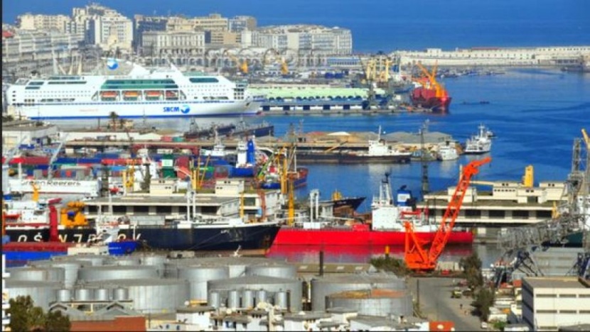 تراجع عجز الميزان التجاري للجزائر إلى النصف في 8 أشهر