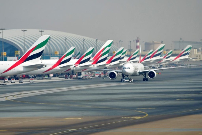 الإمارات تحقق في تحليق إحدى طائراتها على انخفاض خطير