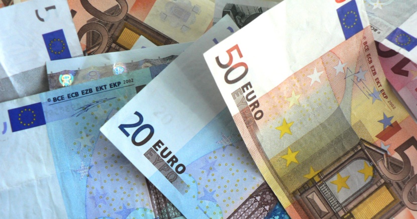 تدفقات تدفع اليورو لأعلى مستوى في أسبوعين