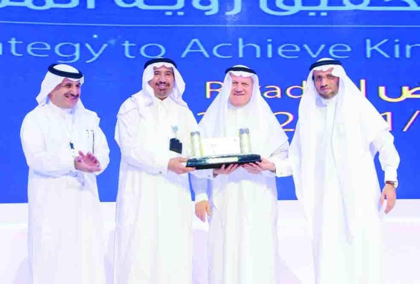«السعودية للكهرباء» تكرم سليمان القاضي «رائد الجودة» في الشركة