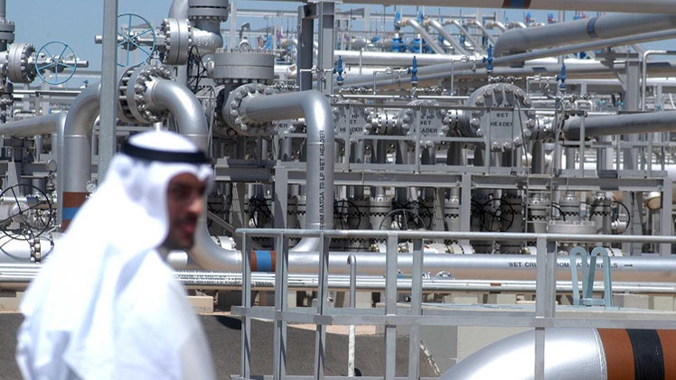 وزير النفط الكويتي: سندرس قبل يونيو استراتيجية للخروج من اتفاق خفض الانتاج