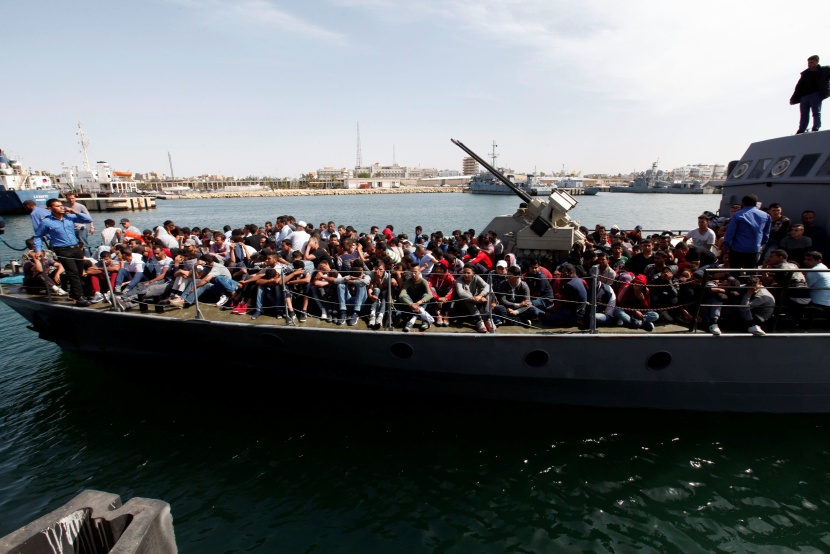 منظمة العفو: حكومات أوروبا متورطة في التعذيب والانتهاكات بحق عشرات آلاف اللاجئين المحتجزين في ليبيا