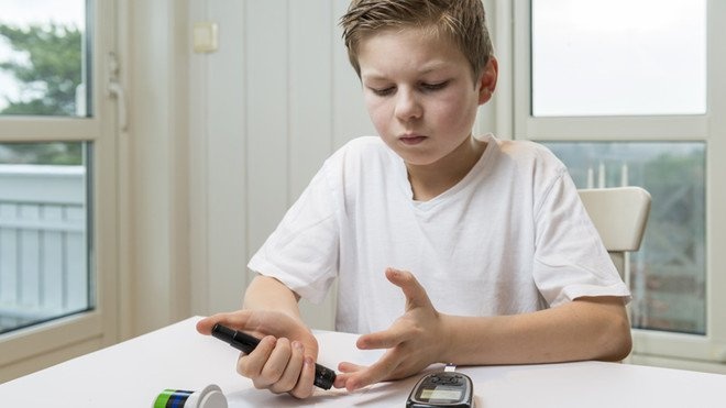 تحكم المراهقين في «السكري» من النوع الأول يتأثر بأقرانهم