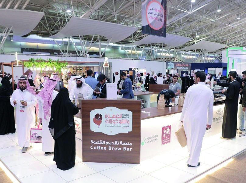 الجماهير تدفع منظمي معرض القهوة إلى تمديده يوما خامسا