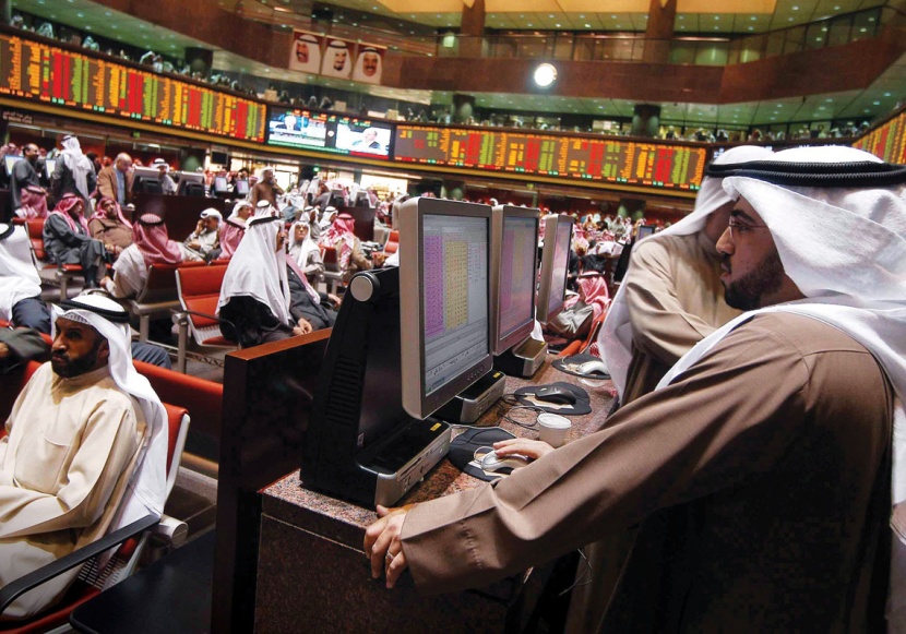 بورصة الكويت تغلق تعاملاتها على انخفاض في مؤشراتها الرئيسية الثلاثة