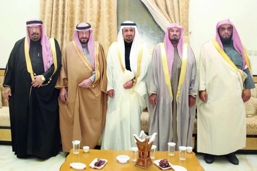 الزميل صالح آل طلحاب يحتفل بزواجه