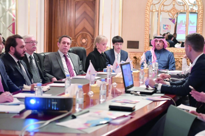 وزير «الثقافة» يبحث مع وفد روسي أوجه التعاون الإعلامي