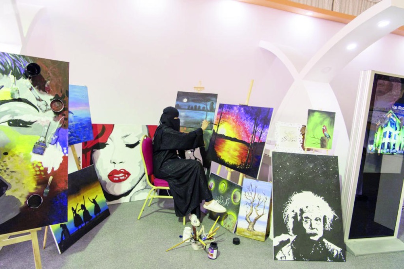 مهرجان الجوف للزيتون يتحول إلى مسرح 
للفن التشكيلي