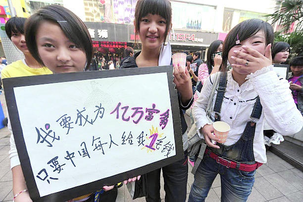 تفجر إشكالية الهويّة
مع تبني أمريكية
لفتاتين صينيتين