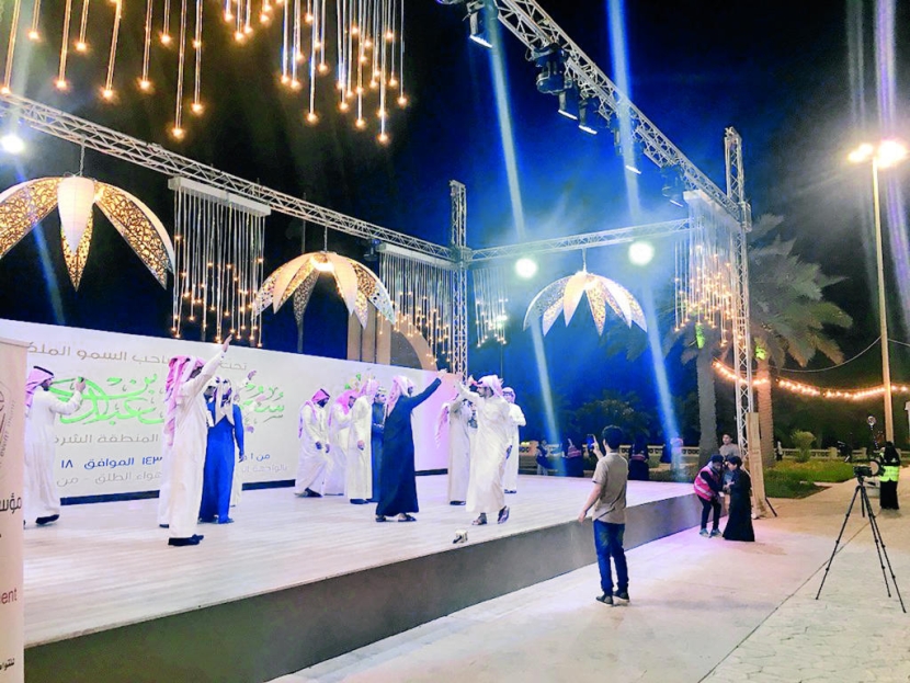 ألعاب الكرنفال ترسم البهجة على
زوار «هلا سعودي»