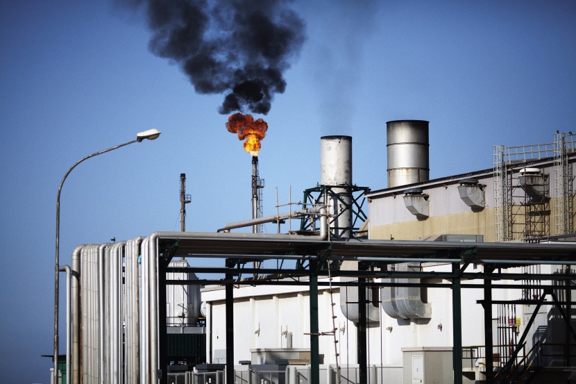 تقليص ميزانية مؤسسة النفط يعرقل إنتاج الخام في ليبيا