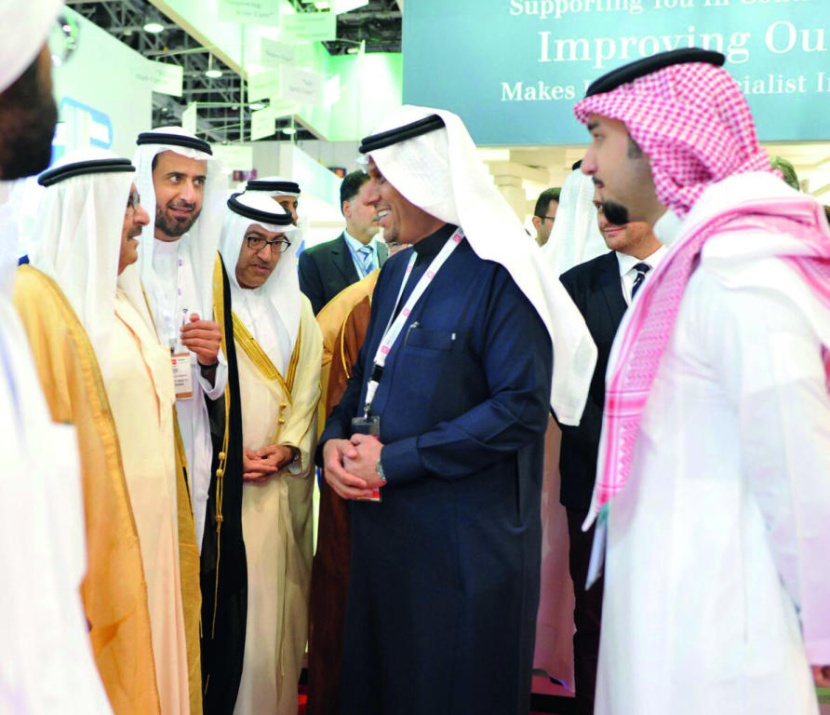 نائب حاكم دبي ووزير الصحة يزوران جناح مجموعة د. سليمان الحبيب في معرض الصحة العربي