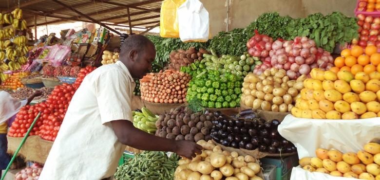 التضخم في السودان يقفز إلى 52 % بعد هبوط حاد للعملة