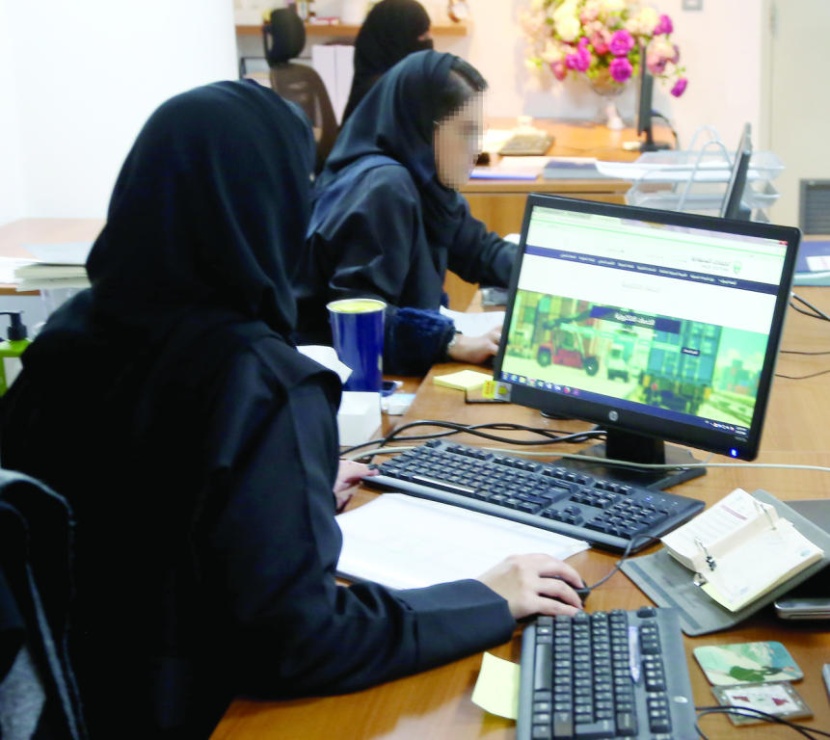 طباخات وموظفات استقبال وخدمة عملاء .. السعوديات يكسرن احتكار الرجال لقطاع الفندقة