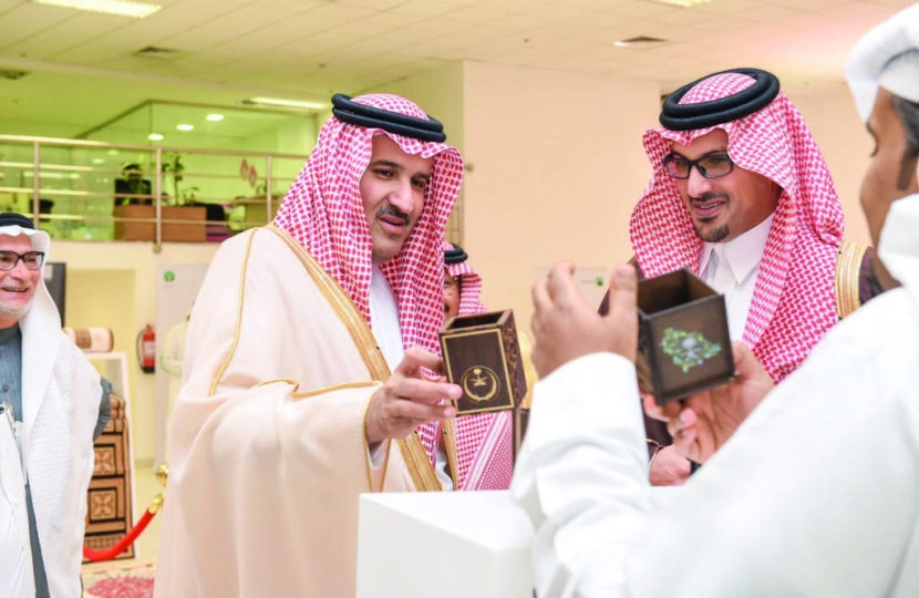 فيصل بن سلمان: معامل نماء المنورة أسست لدعم شباب وفتيات المنطقة