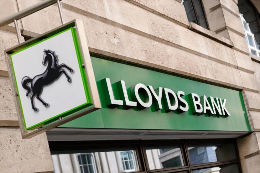 "لويدز" المصرفية تحقق أعلى أرباح سنوية العام الماضي منذ عام 2006