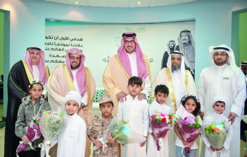 نائب أمير المدينة المنورة يزور مكتب وفاء لرعاية أبناء الشهداء