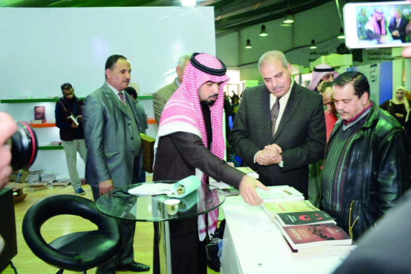 نفاد إصدارات «الخليج العربي للدراسات الإيرانية» في «القاهرة للكتاب»