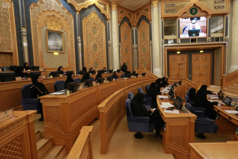 مجلس الشورى يطالب الجامعات الحكومية والأهلية بالتوسع في برامج الدراسات العليا 