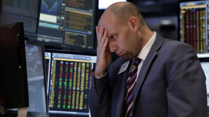 استمرار تراجع الأسهم العالمية بعد "الانهيار الخاطف" 