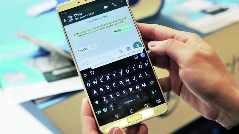 TouchPal تدعم لوحة مفاتيحها بتقنية الذكاء الاصطناعي